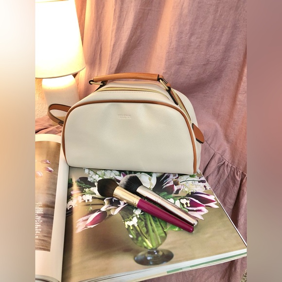 Waterproof PU Leather Telena Toiletry Travel Case - Picture 2 of 7